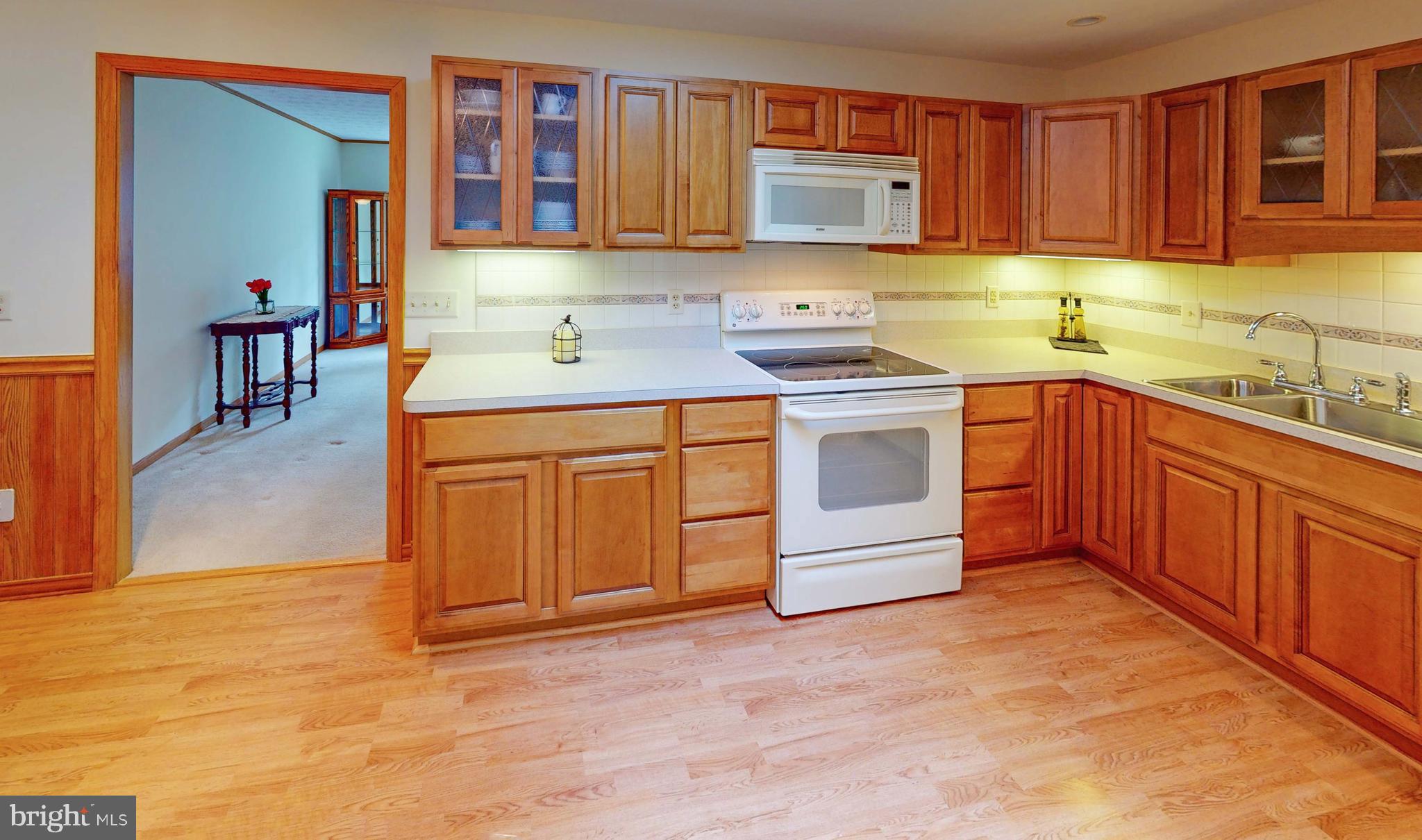 3721 Nile Road Davidsonville, MD 21035 - Photo 6 of 34 Wow, look at this kitchen!