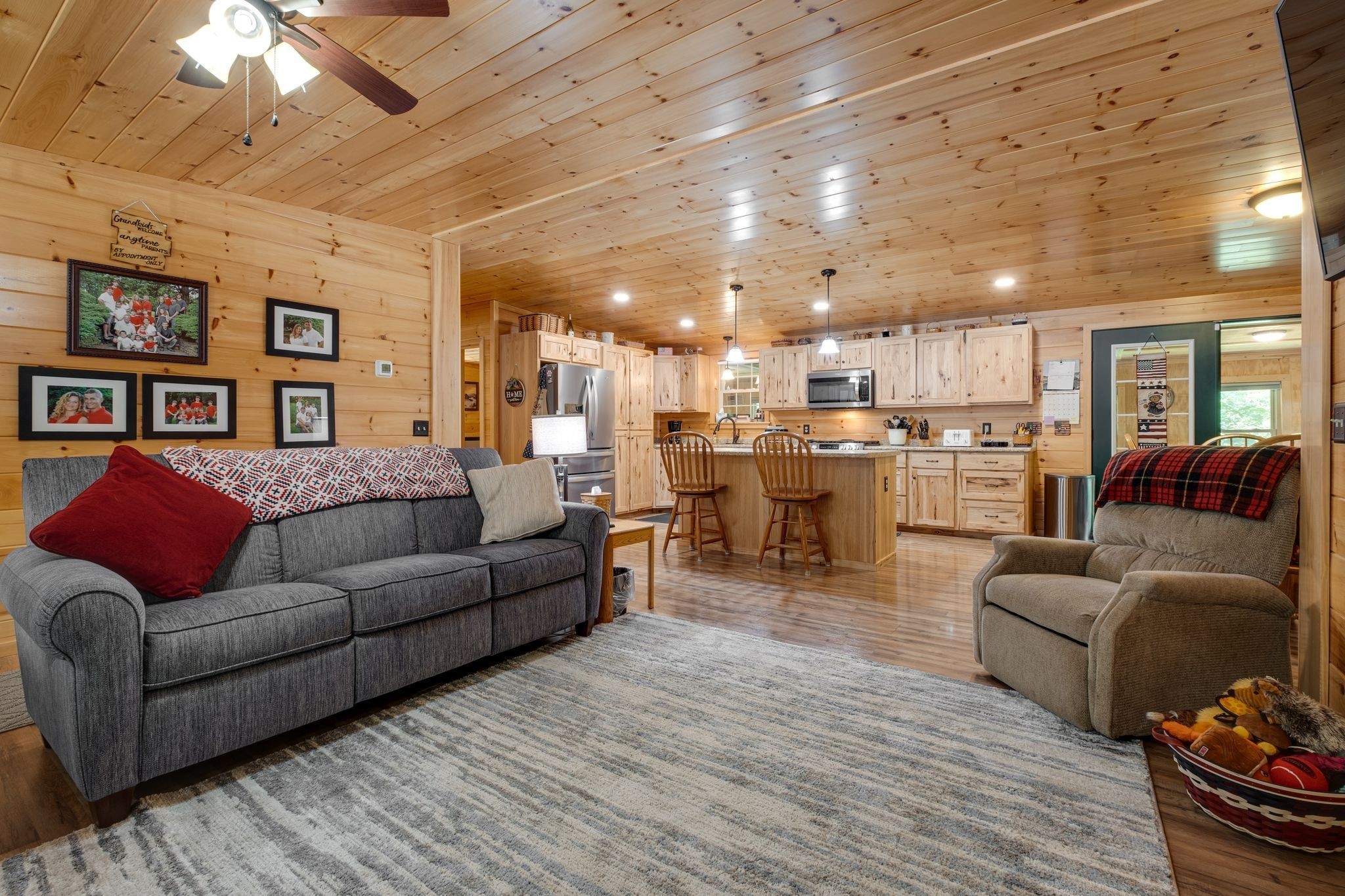 2614 Distillery Road Greenbrier, TN 37073 - Photo 8 of 34 a living room with furniture and kitchen view