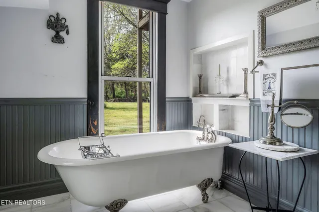 $880,000 | Undisclosed Address, Watertown, TN 37184