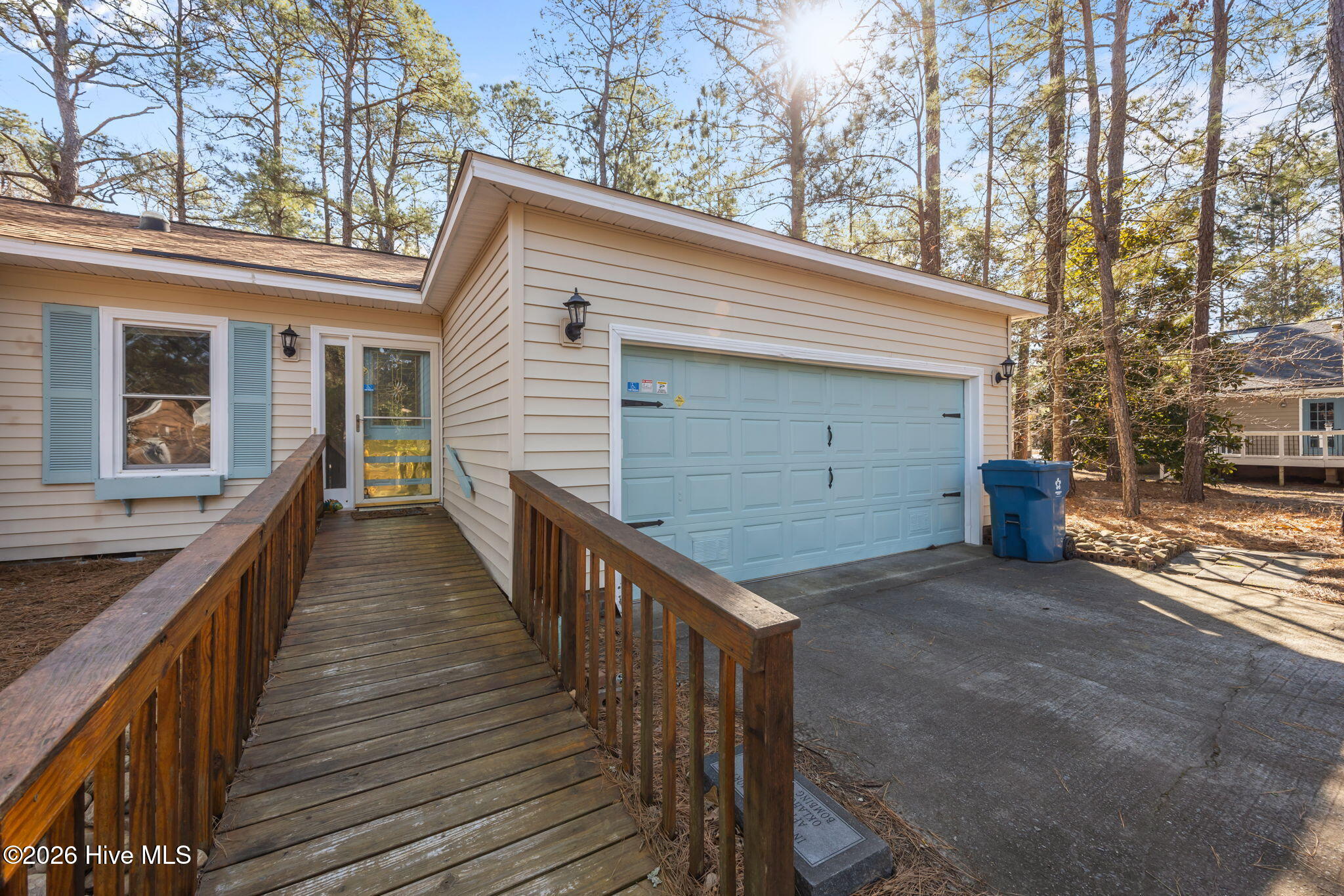 802 Black Swan Road New Bern, NC 28560 - Photo 3 of 57 45-web-or-mls-0C0A1000