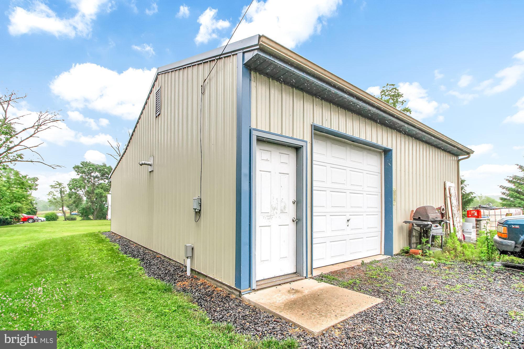 2345 Table Rock Road Biglerville, PA 17307 - Photo 21 of 25 34'x32' pole barn with pellet stove