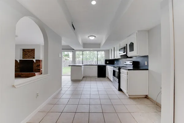 $2,000 | 15702 Mendocino Drive, Houston, TX 77083