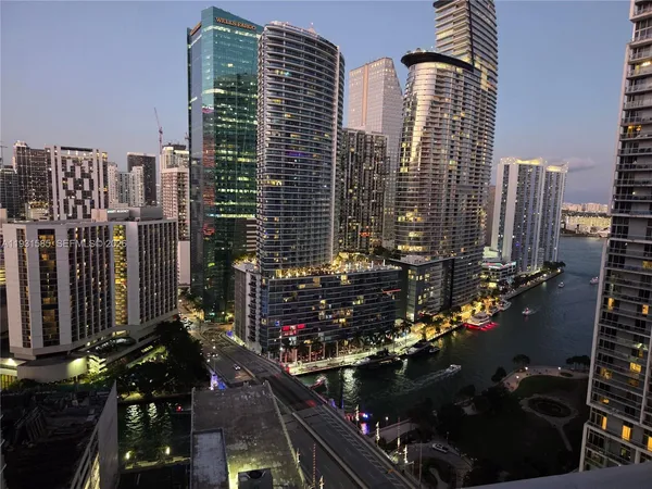 $4,500 | 500 Brickell Avenue, Unit 3105, Miami, FL 33131