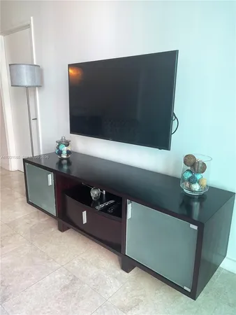 $4,500 | 500 Brickell Avenue, Unit 3105, Miami, FL 33131