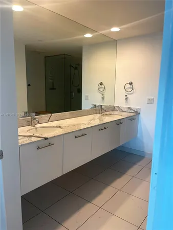 $4,500 | 500 Brickell Avenue, Unit 3105, Miami, FL 33131