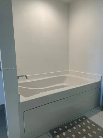 $4,500 | 500 Brickell Avenue, Unit 3105, Miami, FL 33131