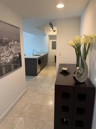 $4,500 | 500 Brickell Avenue, Unit 3105, Miami, FL 33131