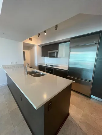 $4,500 | 500 Brickell Avenue, Unit 3105, Miami, FL 33131
