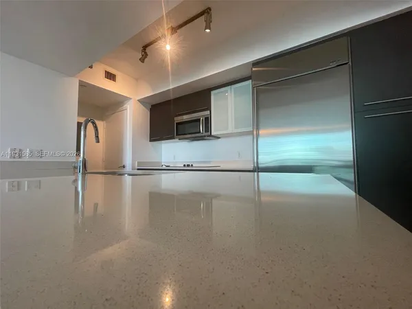 $4,500 | 500 Brickell Avenue, Unit 3105, Miami, FL 33131