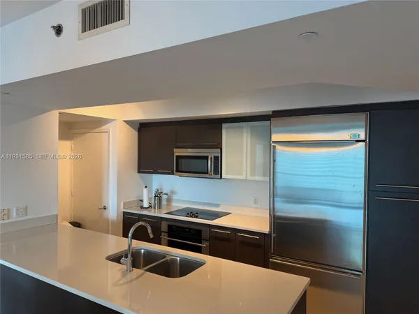 $4,500 | 500 Brickell Avenue, Unit 3105, Miami, FL 33131