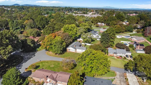 $339,000 | 2010 Elizabeth Avenue, Hickory, NC 28602