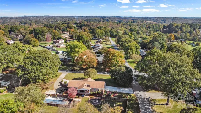 $339,000 | 2010 Elizabeth Avenue, Hickory, NC 28602