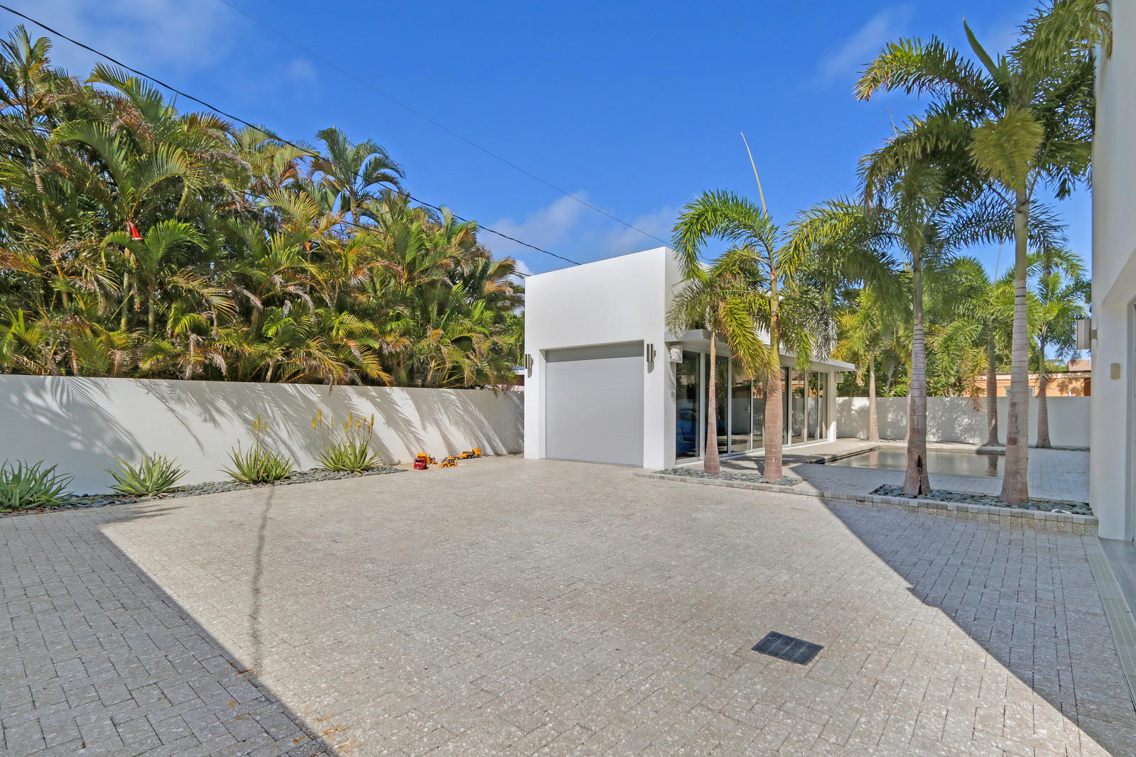 1345 Northeast 5th Avenue Boca Raton, FL 33432 - Photo 29 of 42 37_Image30_mls