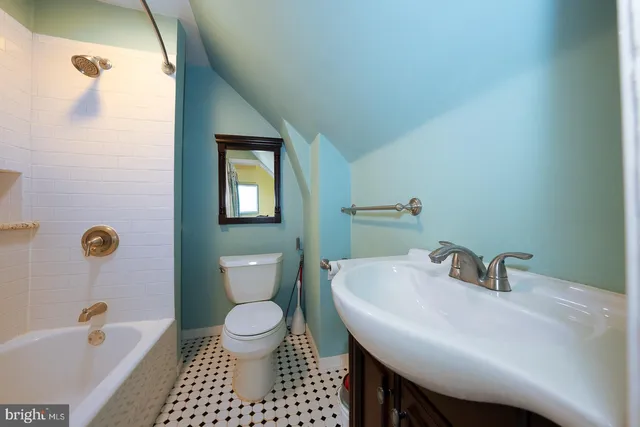 $3,995 | 110 Llanfair Road, Bala Cynwyd, PA 19004