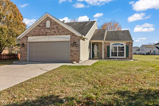 $305,000 | 8405 Anderson Circle, Avon, IN 46123