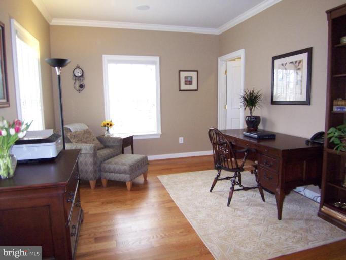 311 Riley Street Falls Church, VA 22046 - Photo 11 of 29 Main Level BR w/Full bath.