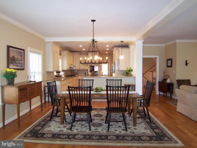 311 Riley Street Falls Church, VA 22046 - Photo 4 of 29 Space for informal meals.
