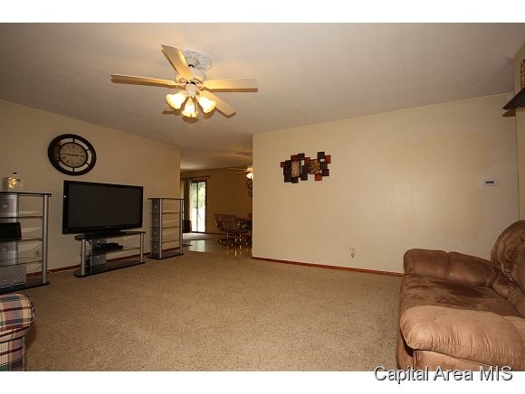 23 Mesa Road Springfield, IL 62702 - Photo 8 of 21