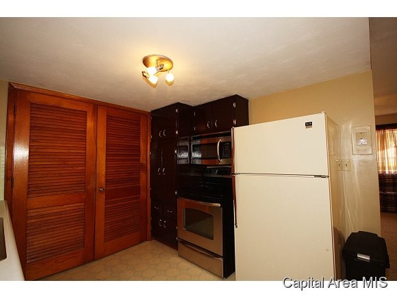 23 Mesa Road Springfield, IL 62702 - Photo 10 of 21