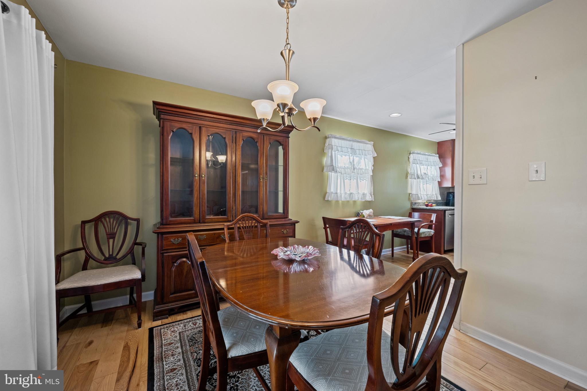 245 Candytuft Road Reisterstown, MD 21136 - Photo 8 of 40 Dining room