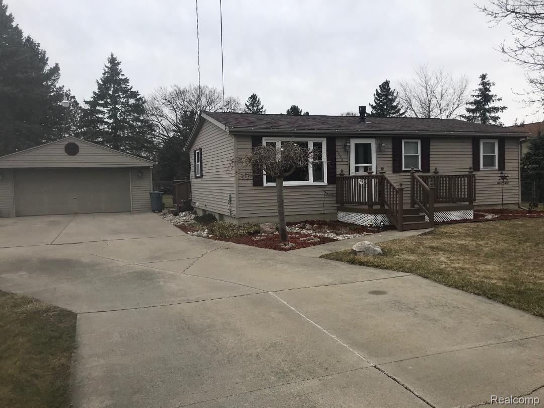 2484 Howe Road Burton, MI 48519 - Photo 1 of 20 howe road main pic.jpg