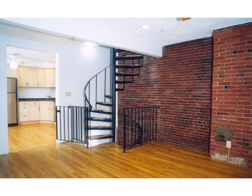 17.5 Charter Street Boston, MA 02113 - Photo 4 of 4