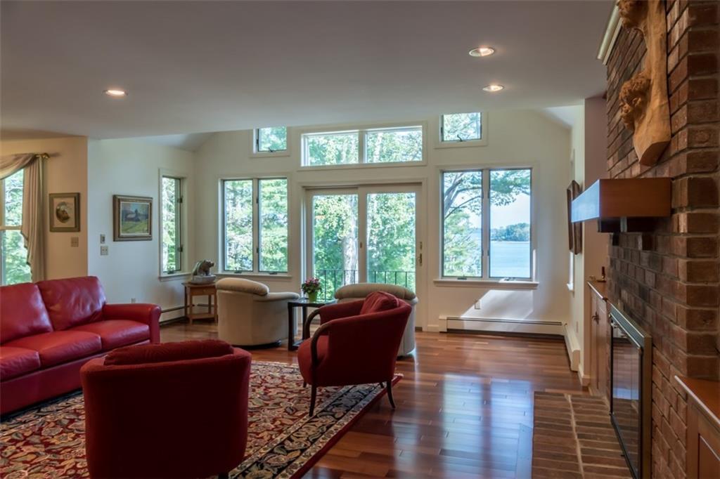 77 Spar Cove Road Freeport, ME 04032 - Photo 4 of 34 Main Floor Livingroom