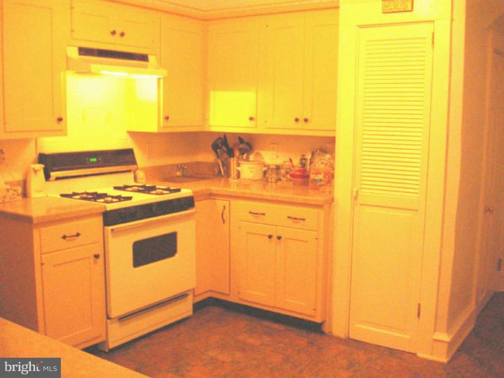 154 North Highland Road Springfield, PA 19064 - Photo 4 of 19