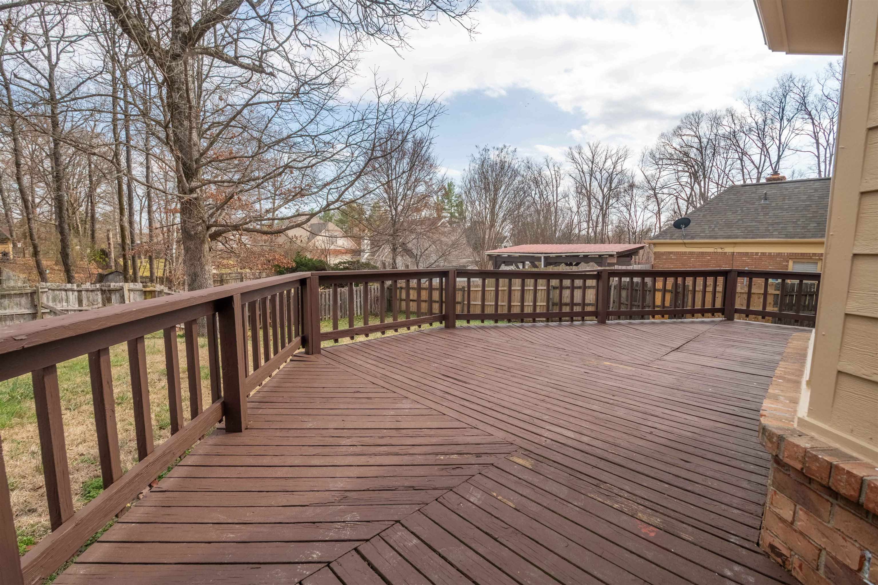 2630 Davies Plantation Road Memphis, TN 38016 - Photo 19 of 37 View of wooden deck