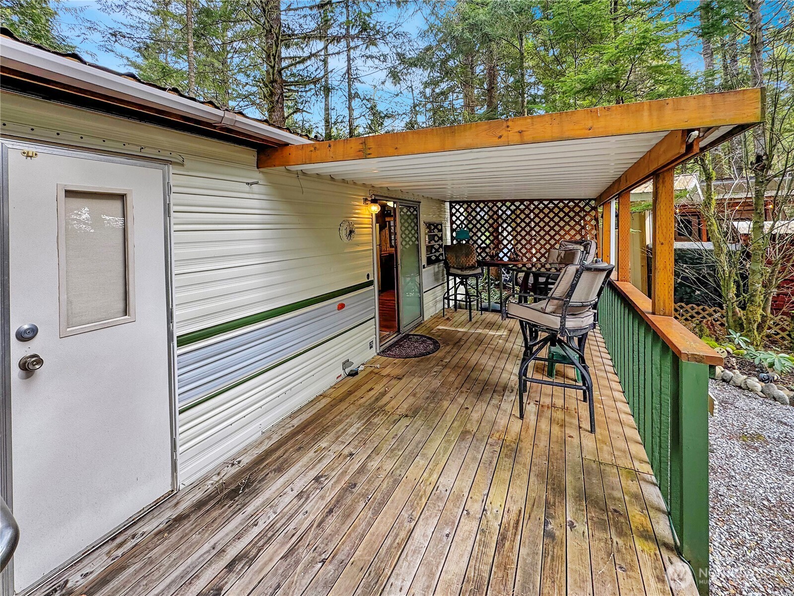 21 Drial Loop Maple Falls, WA 98266 - Photo 4 of 40