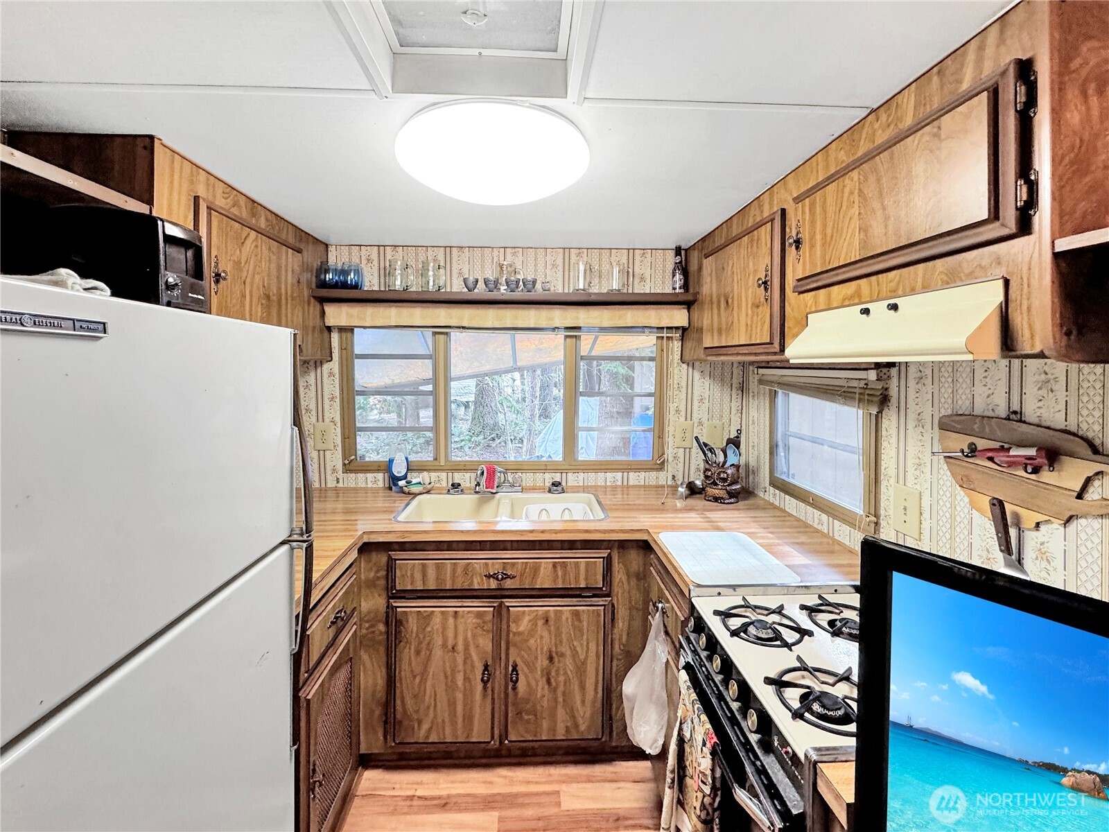 21 Drial Loop Maple Falls, WA 98266 - Photo 10 of 40