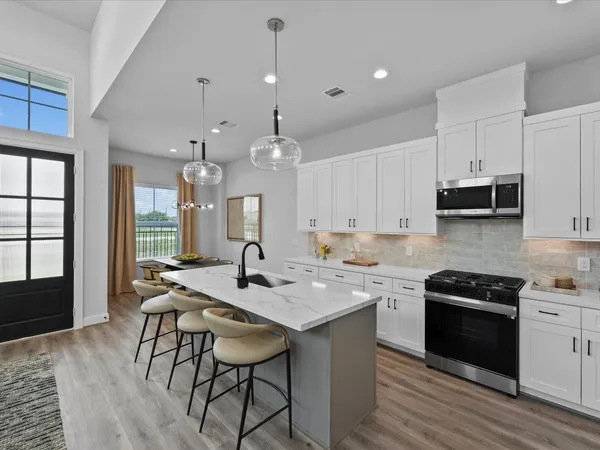 $509,990 | 9216 Washington Heights Street, Houston, TX 77063