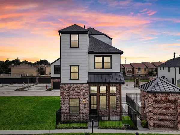 $509,990 | 9216 Washington Heights Street, Houston, TX 77063
