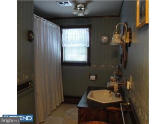 430 Church Road Sicklerville, NJ 08081 - Photo 7 of 10 Bathroom