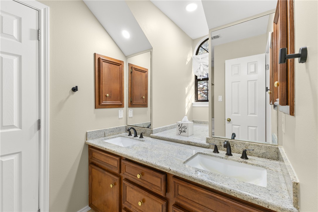 31928 Reids Prairie Road Waller, TX 77484 - Photo 26 of 43 Full bathroom featuring double vanity