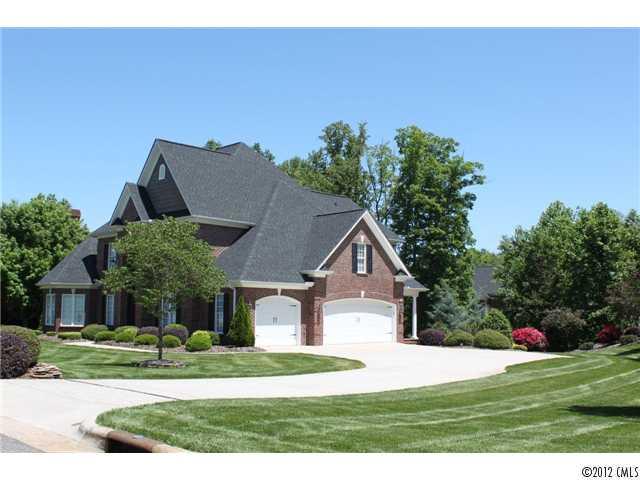 4220 3rd Street Northwest Hickory, NC 28601 - Photo 2 of 16