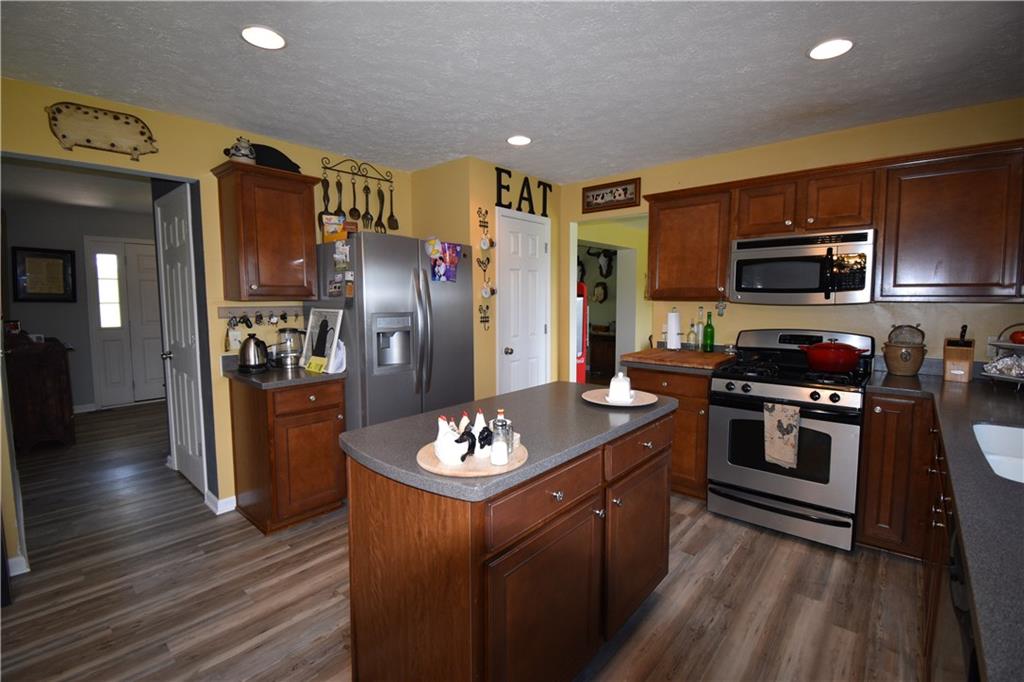 1582 Millers Run Road McDonald, PA 15057 - Photo 10 of 25 Kitchen