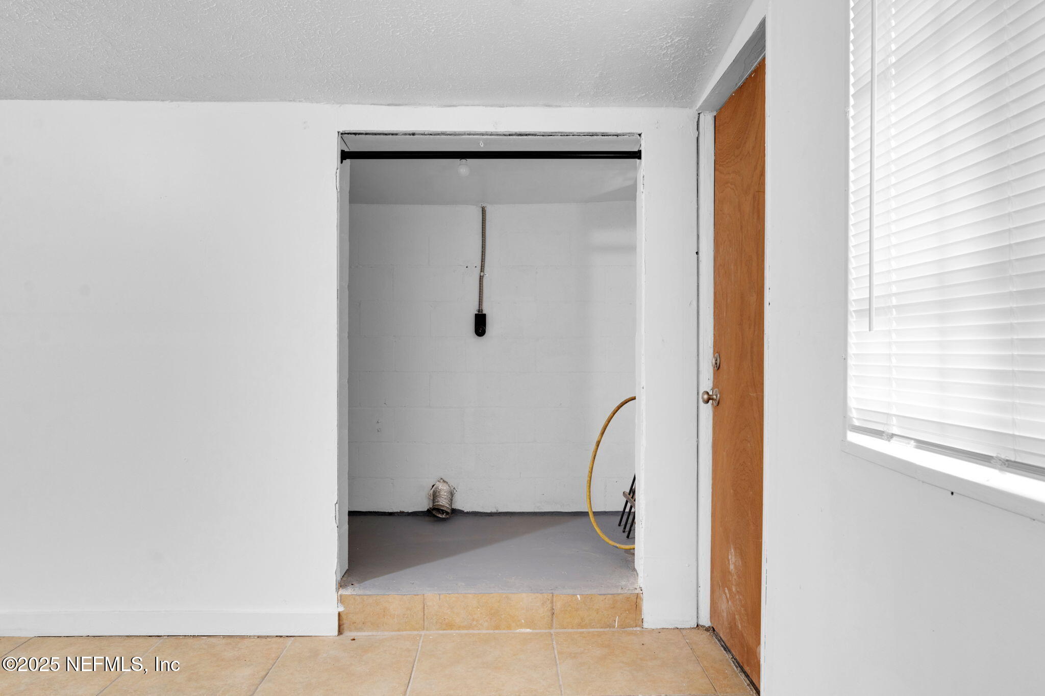 9155 Sibbald Road Jacksonville, FL 32208 - Photo 20 of 22 a view of a small space