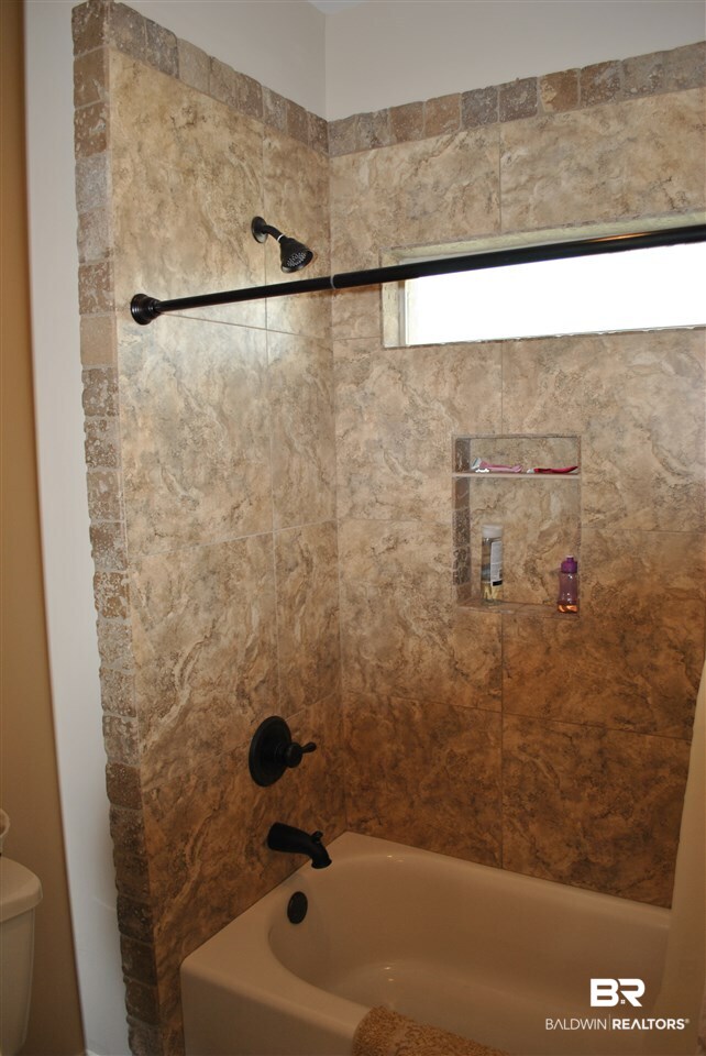 24868 Planters Drive Daphne, AL 36526 - Photo 19 of 40 2ad Bathroom