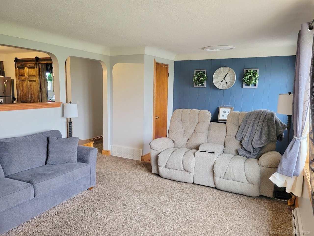 327 Elmer Road Sandusky, MI 48471 - Photo 5 of 16 50039737-4.JPG
