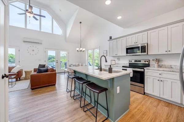 $1,725,000 | 1373 Thomason Lane, Goodview, VA 24095