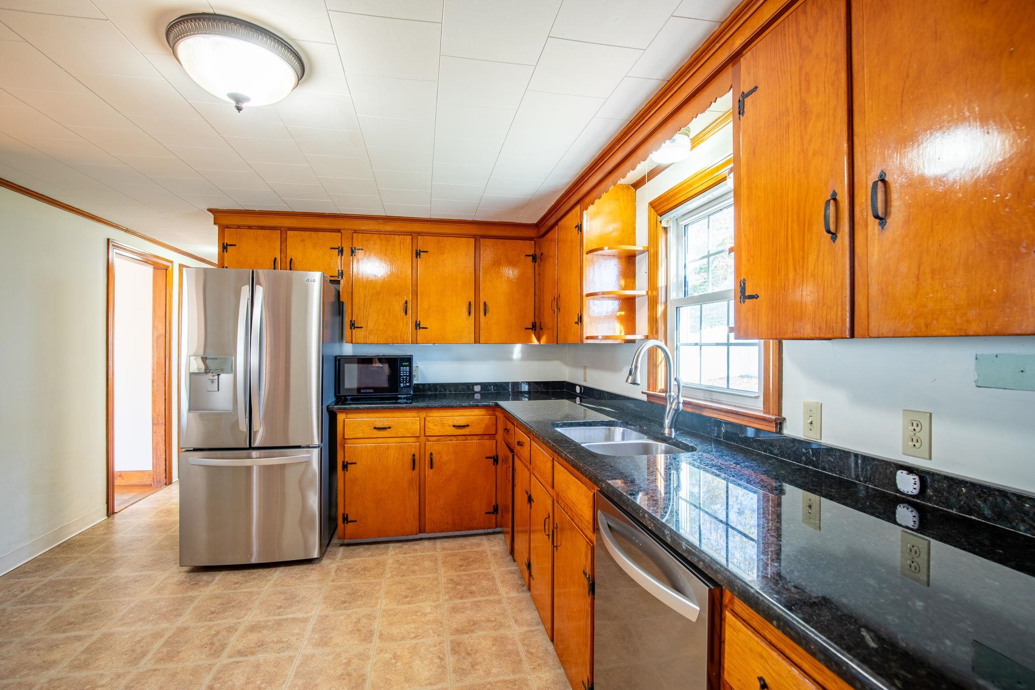 46 Richardson Street Rochester, NH 03867 - Photo 12 of 37