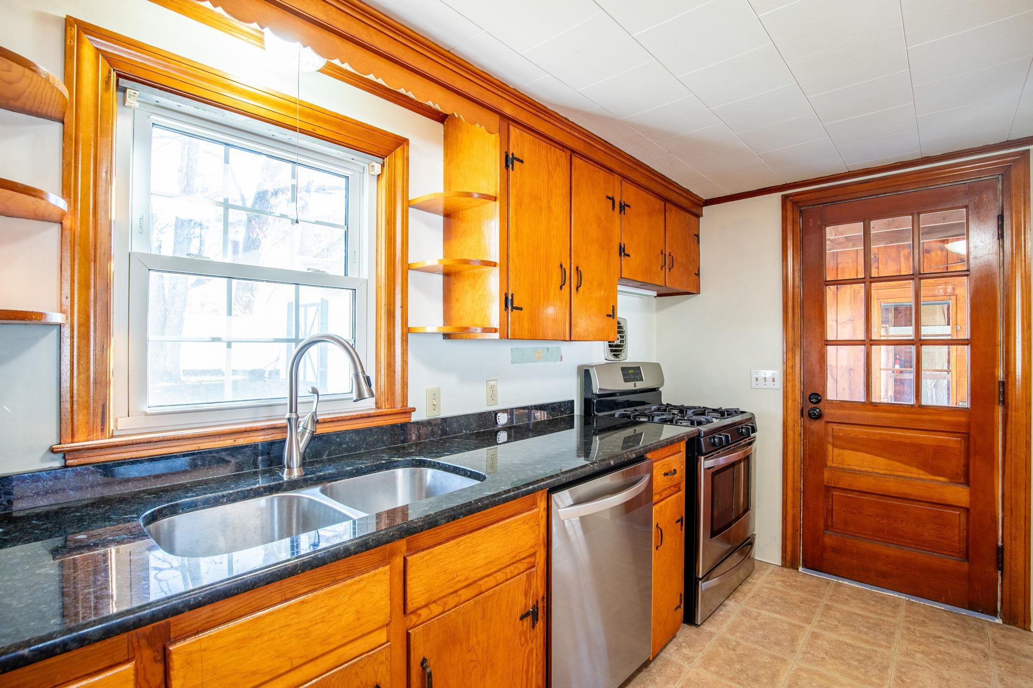 46 Richardson Street Rochester, NH 03867 - Photo 9 of 37