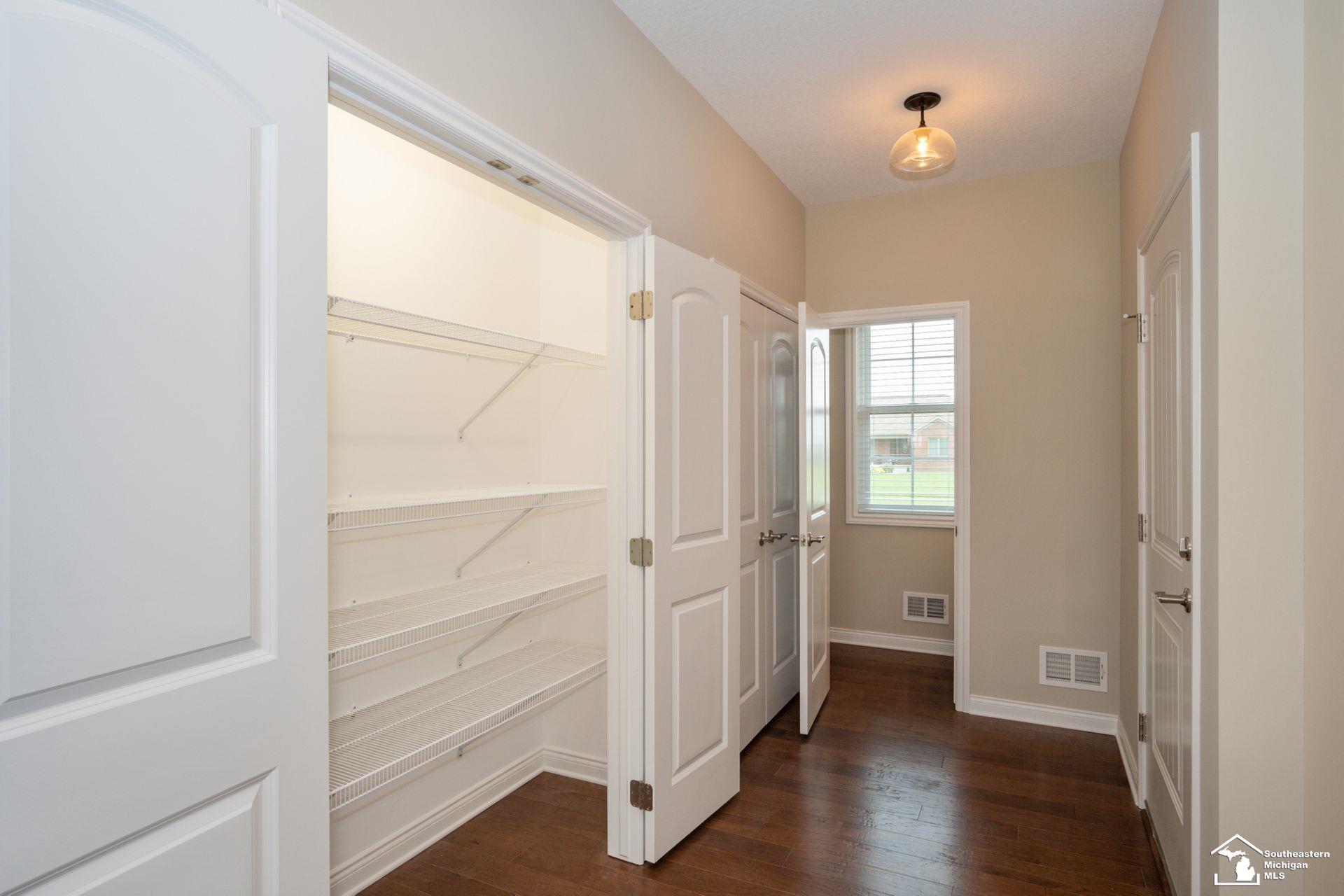 11140 South Custer Road Monroe, MI 48161 - Photo 10 of 18