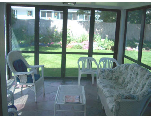 6 Londonderry Road Marblehead, MA 01945 - Photo 4 of 5 Gallery Image 4