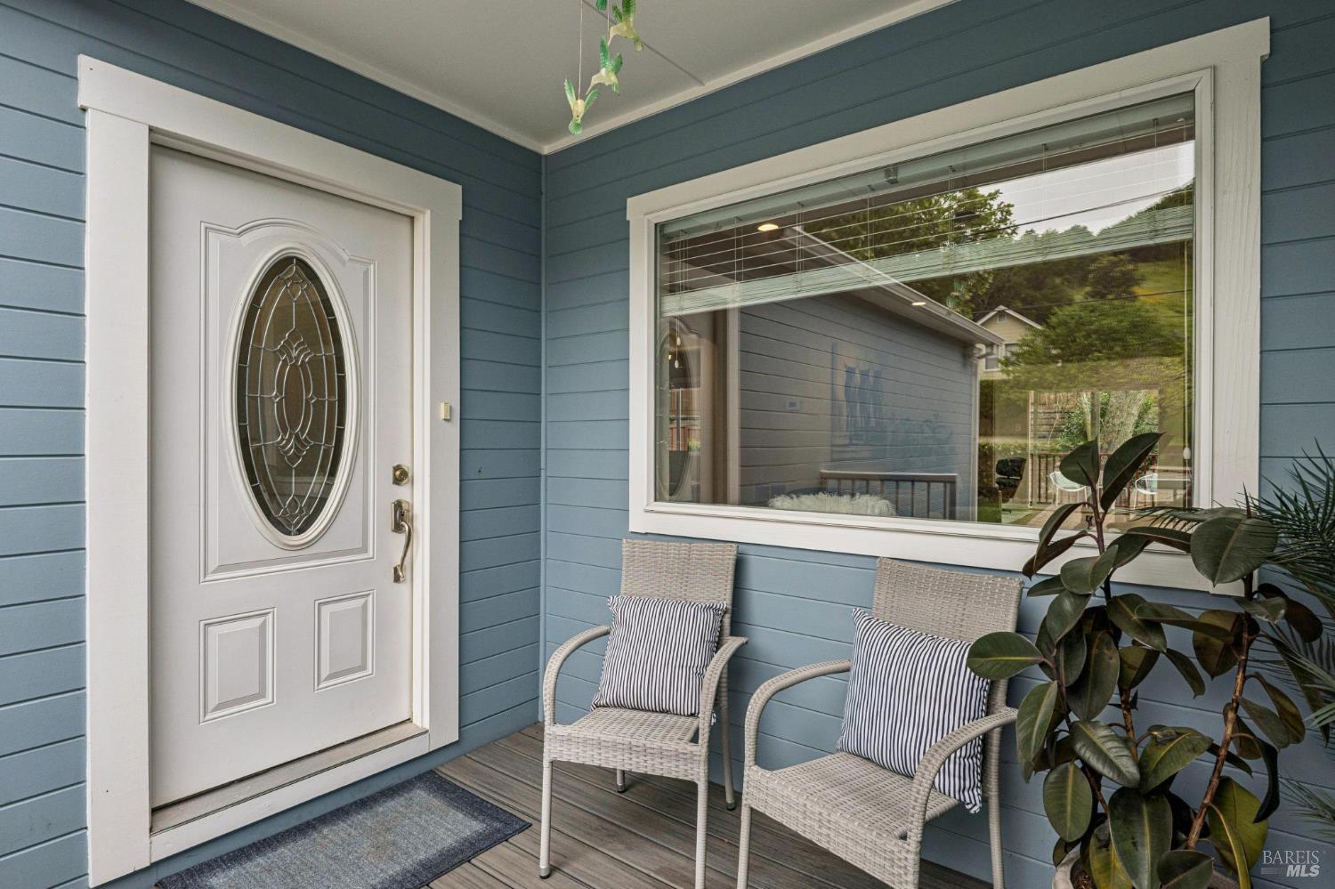 35 San Pablo Avenue San Rafael, CA 94903 - Photo 2 of 43 a front view of a house with garden