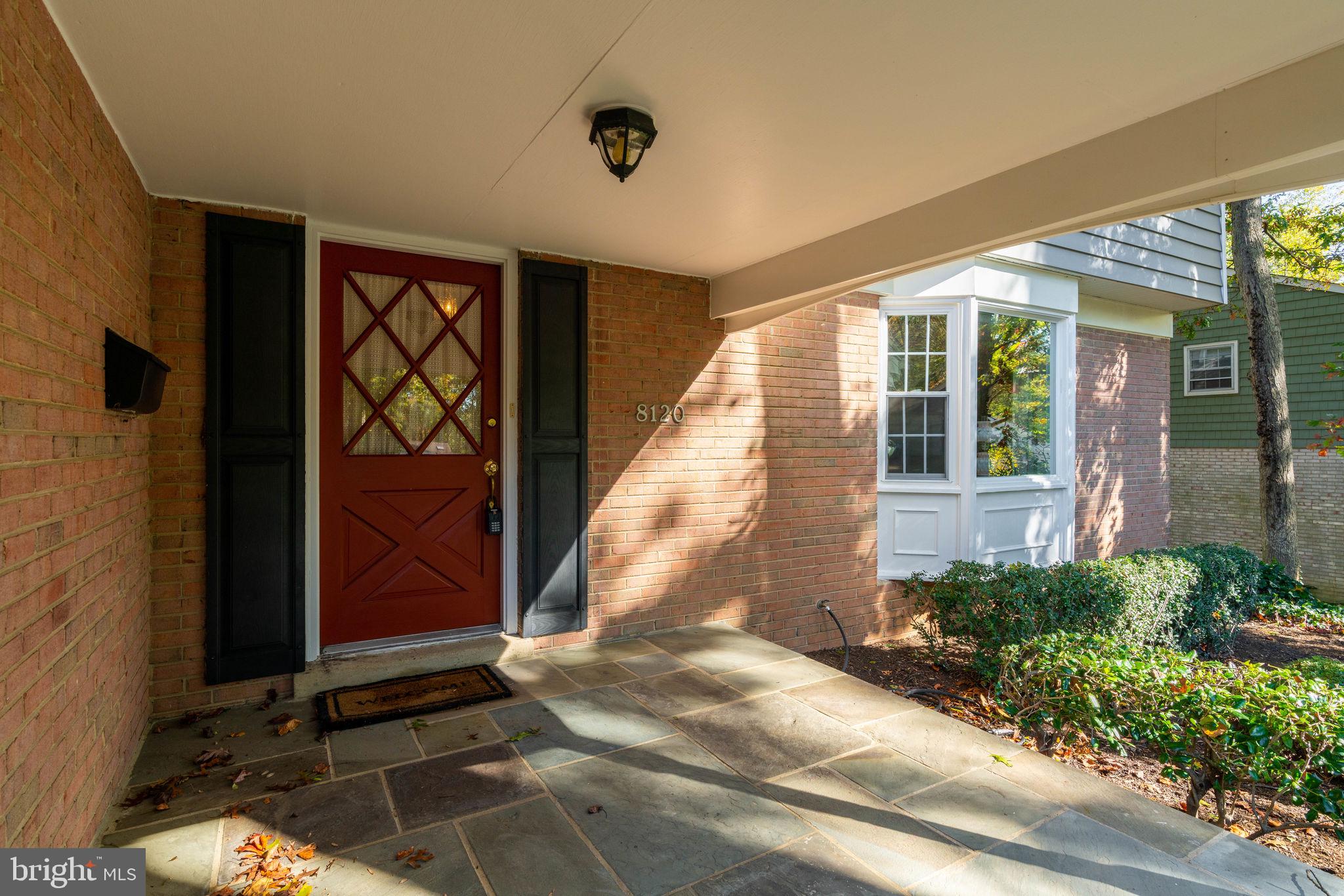 8120 Langbrook Road Springfield, VA 22152 - Photo 5 of 68 Gallery Image 5