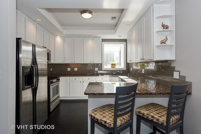 929 West Gordon Terrace, Unit 3 Chicago, IL 60613 - Photo 4 of 11