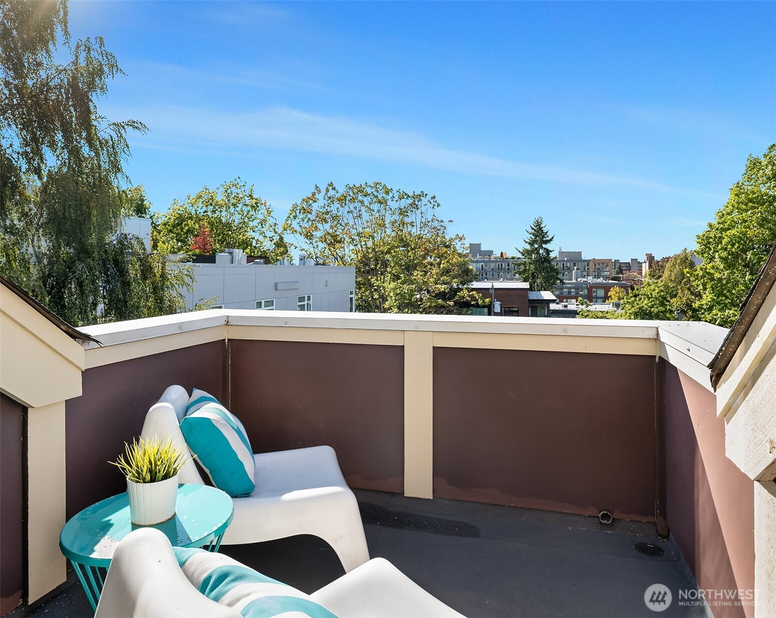 527 11th Avenue East, Unit A Seattle, WA 98102 - Photo 25 of 37 a view from balcony with seating space