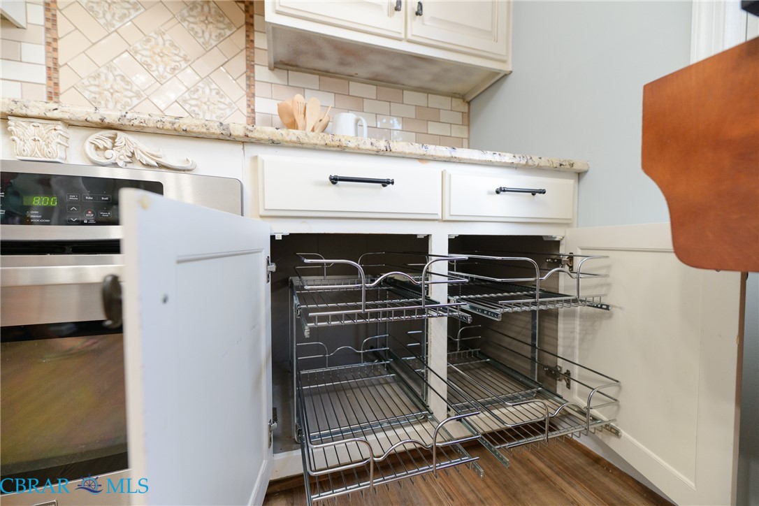 7680 The Points Place, Unit 302 Gloucester Point, VA 23062 - Photo 7 of 29